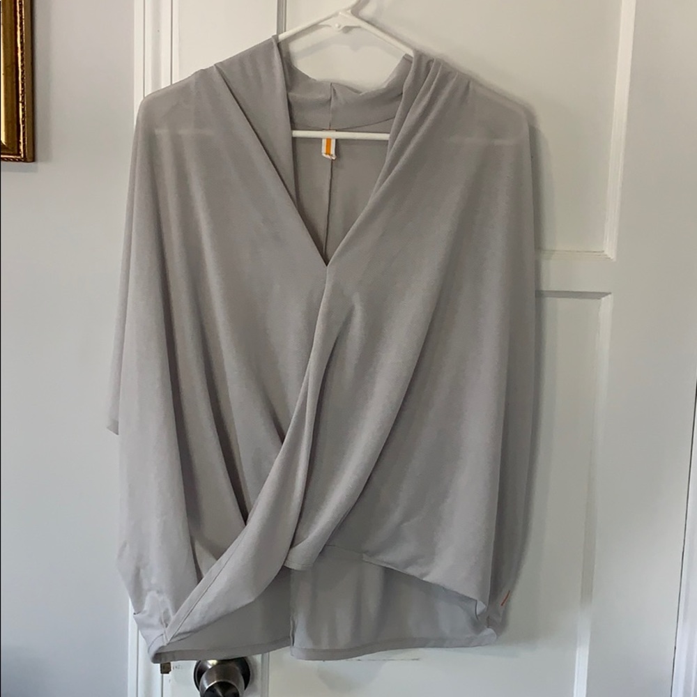 Lucy breathable yoga top